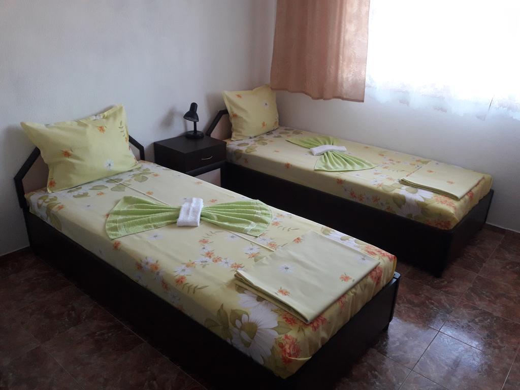 Georgievi Guest House Поморіє Екстер'єр фото