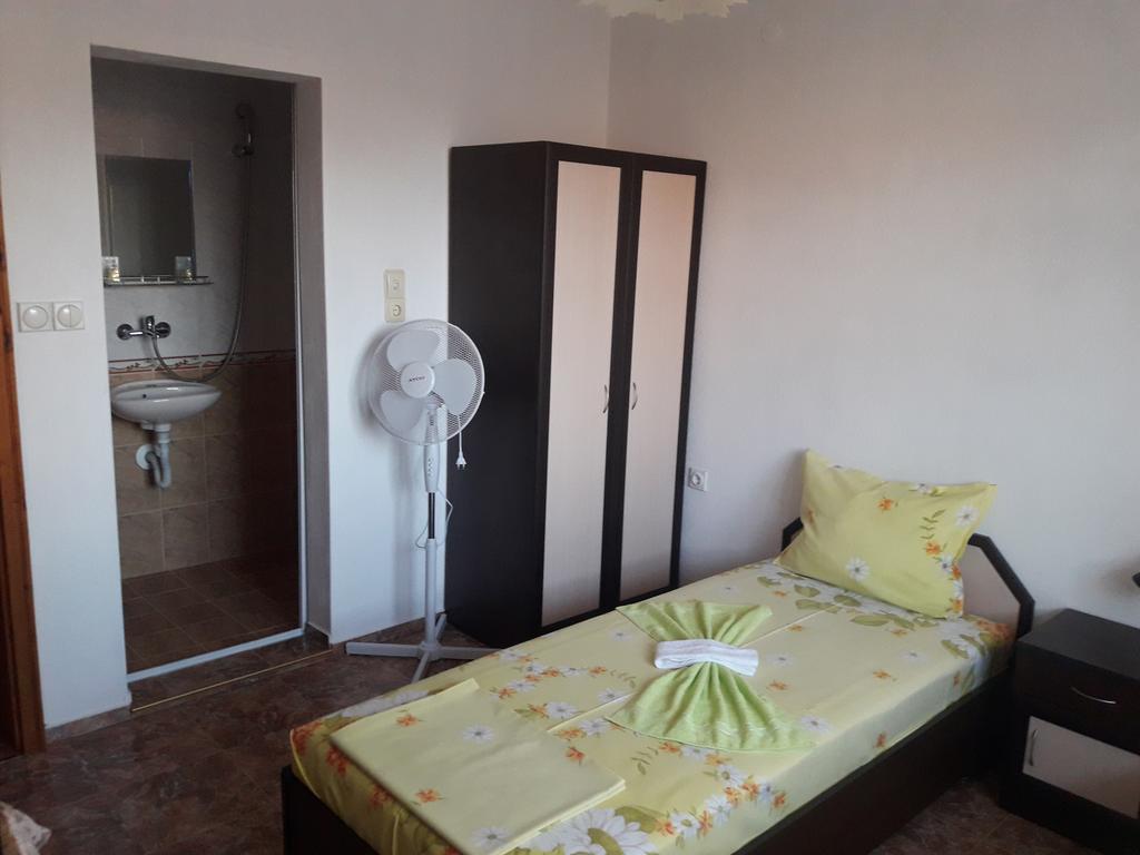 Georgievi Guest House Поморіє Екстер'єр фото